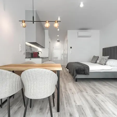 Apartment Sea & - *